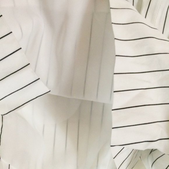 DKNY women's size 10 elastic waist striped short formal / walking shorts - Picture 4 of 4